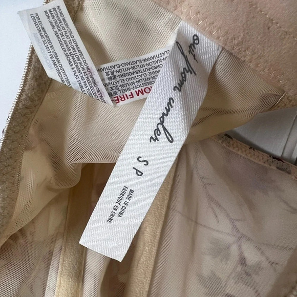 Urban outfitters out from under sz small corset crop top bra excellent condition - Picture 8 of 8